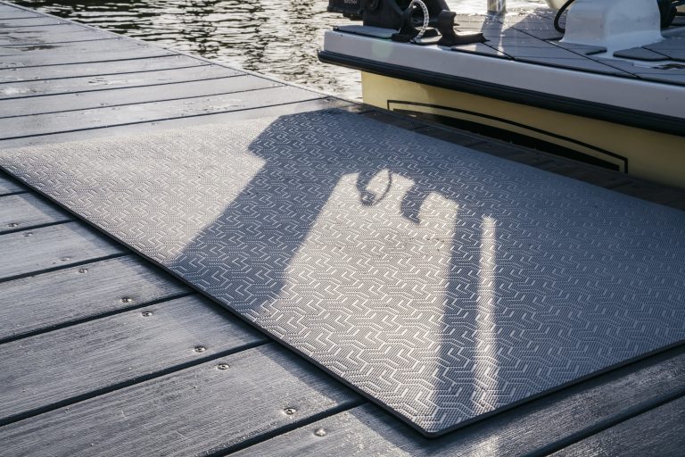 INSTOCK Seadek Floor Mat - Black, 19.5" x 39" - 57845-90014