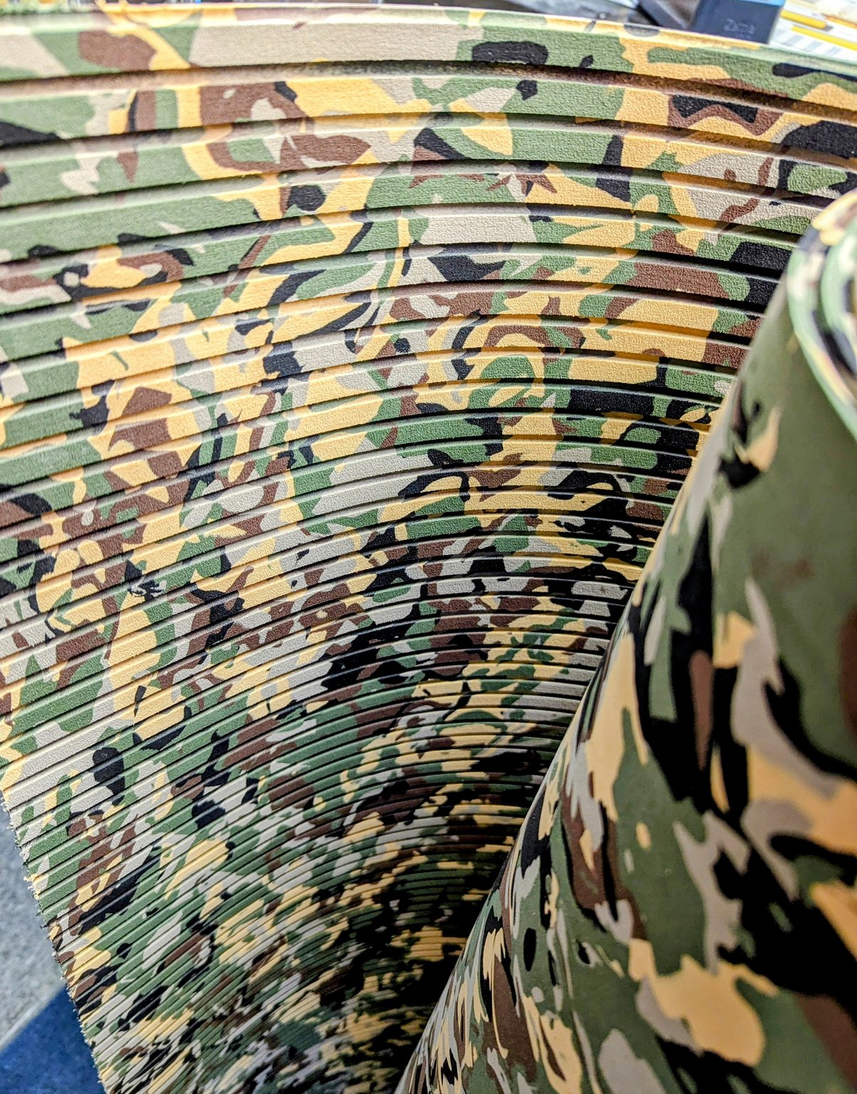 Hydro-turf DUCK CAMO GROOVE W/ Can of Glue Sheet Fishing SHT86CG 47X86 DUK Grass