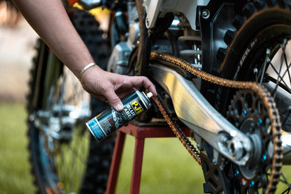 PJ1 BLUE LABEL Spray CHAIN LUBE 5 OZ 1-08 - 57-0108